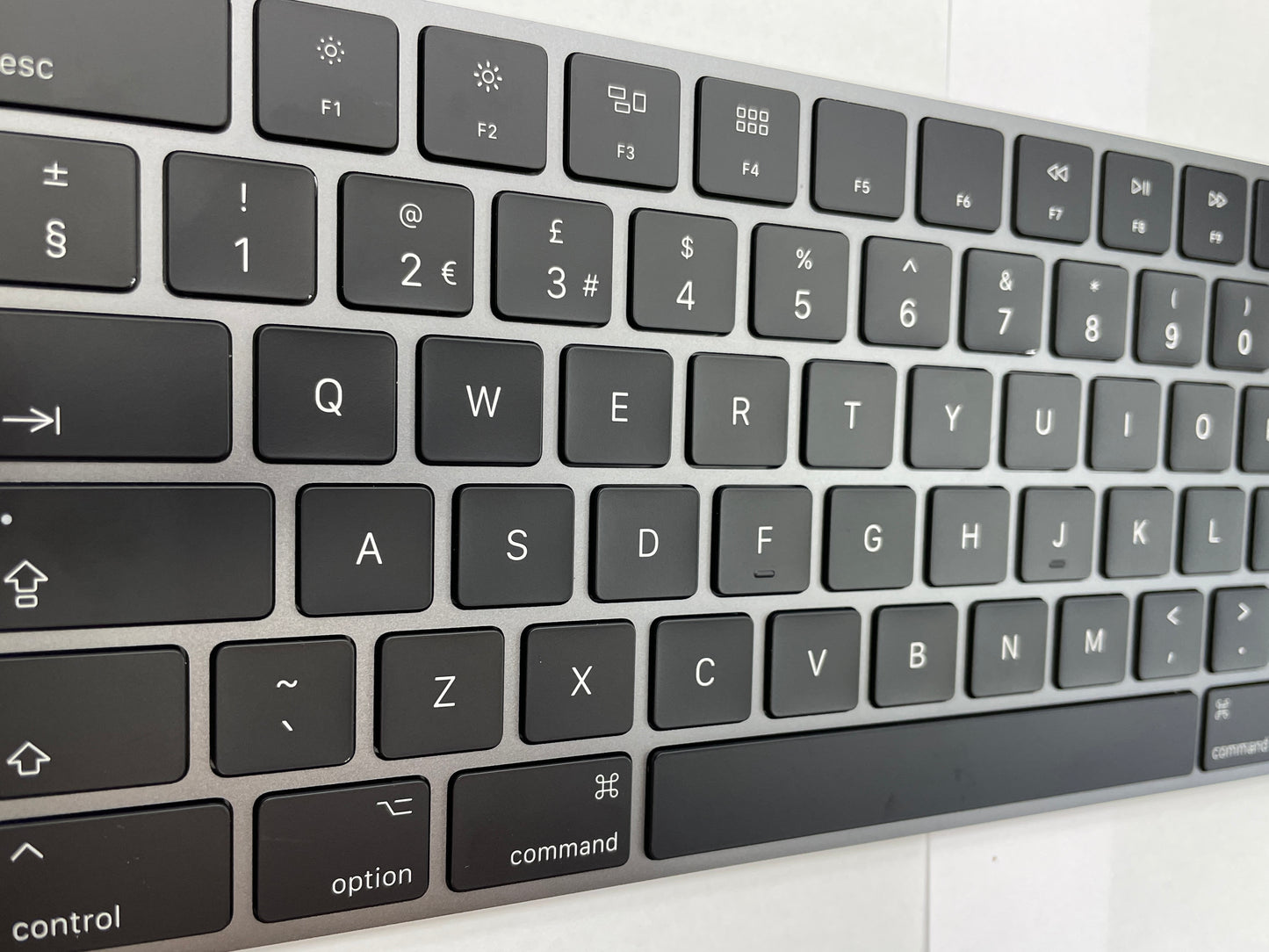 Apple Magic Keyboard with Numeric Keypad - British English - Silver