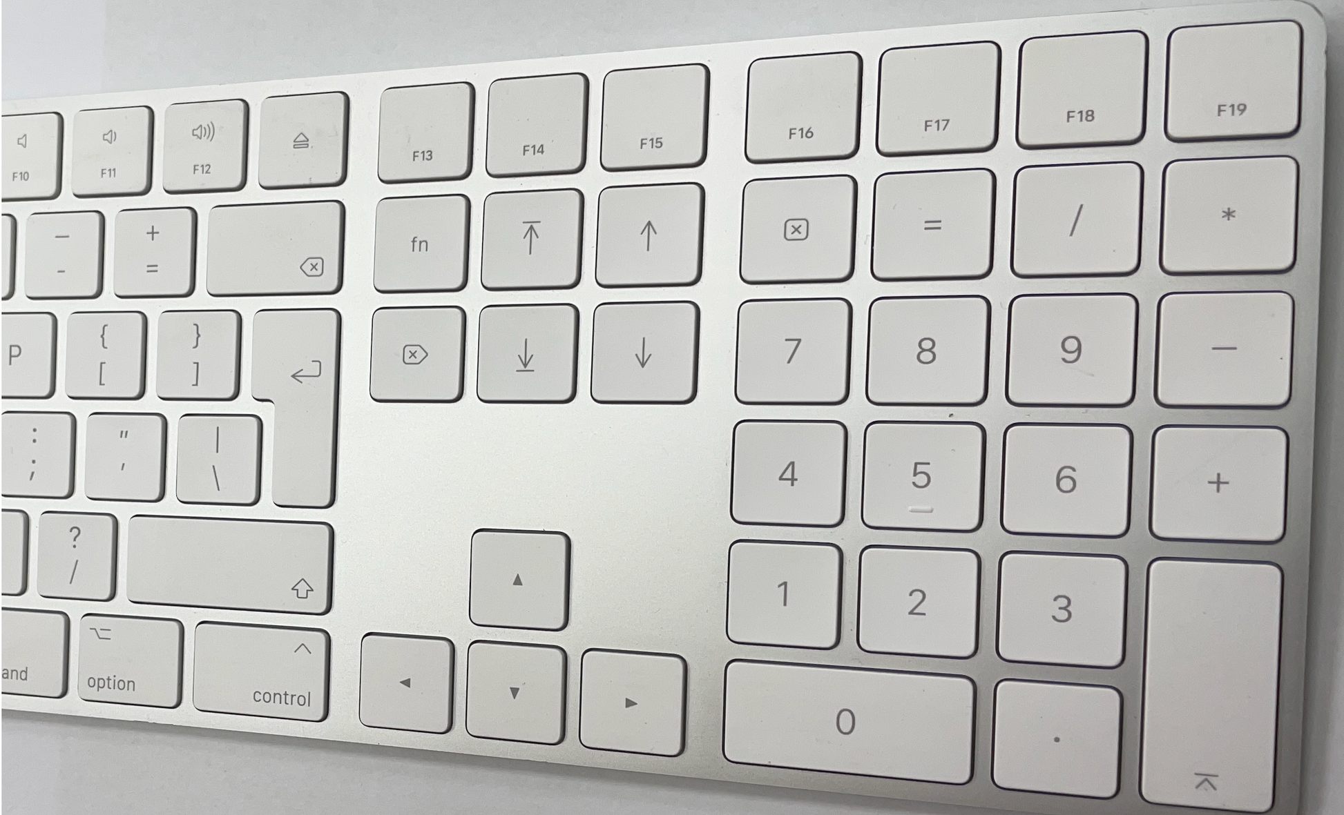 Apple Magic Keyboard with Numeric Keypad - British English Apple Magic Keyboard with Numeric Keypad - British English